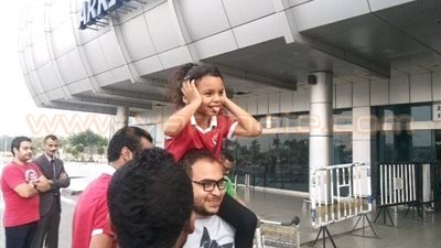 بالصور.. جماهير الأهلي تستقبل «إيفونا» في المطار على طريقة مؤمن زكريا