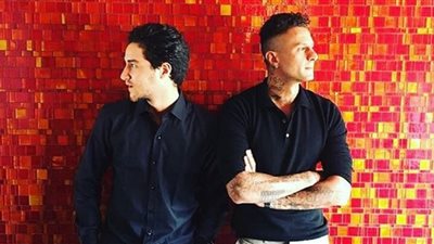 جلسة تصوير تجمع أحمد الفيشاوي و«مالك» احتفالا بـ«الشيخ جاكسون»