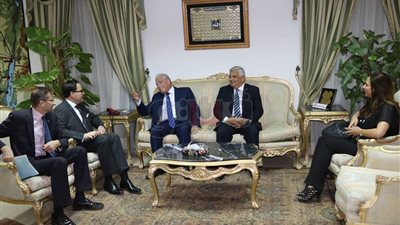 سفير فرنسا بالقاهرة يعد تقريرا لعودة سائحي بلاده إلى شرم الشيخ