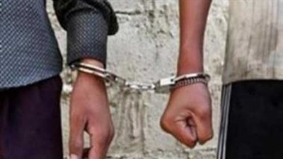 ضبط عاطلين تخصصا في خطف حقائب السيدات بسوهاج