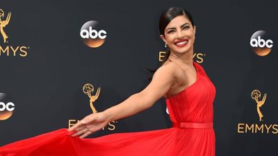 بالصور.. نجمات هوليود يحصدن جوائز الدورة 68 لمهرجان «Emmy»