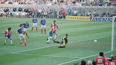 فلاش باك.. الفرنسي «بلان» يحرز أول هدف ذهبي في نهائيات المونديال