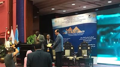 اتحاد الجامعات الأفريقية يكرم نائب رئيس جامعة الأزهر