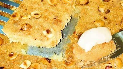 طريقة عمل البسبوسة بالقشطة على أصولها | فيديو