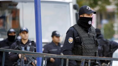 توقيف أكثر من 100 عنصر في تركيا يشتبه في انتمائهم لـ«داعش»