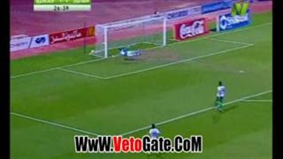 بالفيديو.. أحمد سمير فرج يهدد مرمى المصري بتسديدة قوية