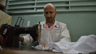 العمر مجرد أرقام.. الأول على الثانوية الفندقية «53 عامًا وحاصل على 3 مؤهلات عليا»