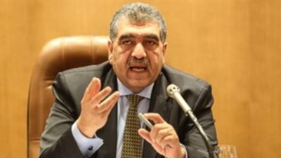 وزير قطاع الأعمال يستعرض الموقف التنفيذي لمشروعات الشركات