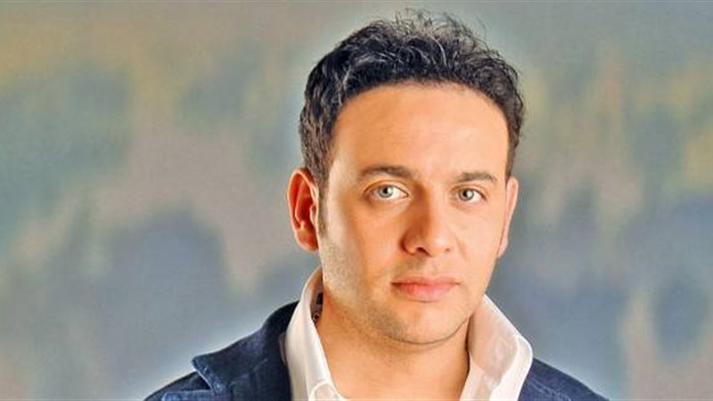مصطفى قمر