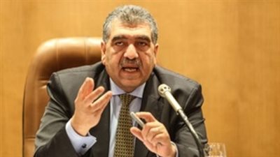 وزير قطاع الأعمال: «ابني بياخد راتب أكبر من راتبي»