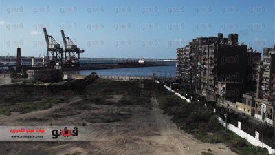 بالفيديو والصور.. مصنع الموت بالدخيلة صداع في رأس الأهالي.. الشيخ: سامح فهمي رفض افتتاحه والمعزول اتخذ القرار.. مرسي: 50 ألف مواطن معرضون للسرطان.. خبير بيئي: مادة البولي سيتيرين تسبب السرطان