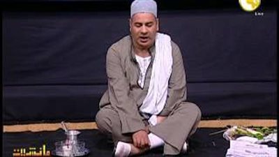 بالفيديو.. «القرموطي» يرتدي الجلابية والعمة على الهواء