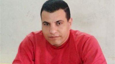 «خليك في حالك» قصيدة لـ«أحمد إبراهيم»