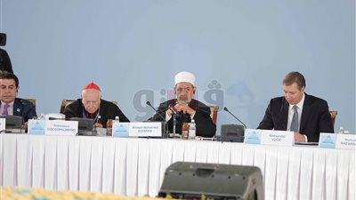 شيخ الأزهر يشارك في افتتاح مؤتمر قادة الأديان بكازاخستان.. الإمام الأكبر: المواثيق العالمية حبر على ورق حين يتعلق الأمر بالبلاد النامية.. والإرهاب ليس صنيعة الإسلام