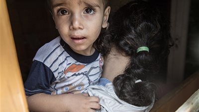 «الجارديان» تخترق حياة فتيات الشوارع بالقاهرة.. «منال» تنكرت في زي الرجال خوفًا من الاغتصاب.. «هديل» تعيش في العراء بعد كل طلاق.. «فرح» هربت من شبكة دعارة.. ولا