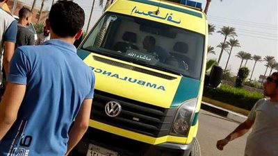 بالأسماء.. إصابة 10 أشخاص في حادث انقلاب سيارة بسوهاج