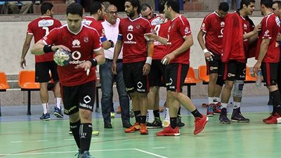 «رجال يد الأهلي» يخوض تدريبات بدنية مكثفة