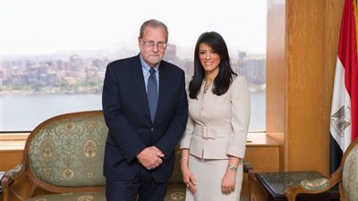 وزيرة السياحة توافق على تقديم حلقة عن الكنوز الخفية للتليفزيون الأمريكي