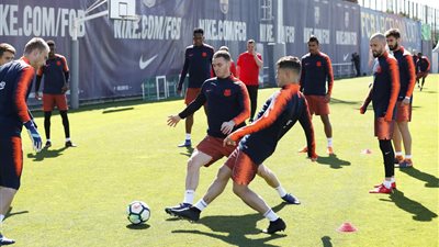 برشلونة يعود للتدريبات بعد فضيحة روما (صور)