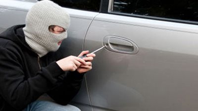 ضبط تشكيل عصابي لسرقة السيارات أمام نادي الشمس