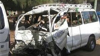 مصرع وإصابة 13 في انقلاب ميكروباص على الطريق الصحراوي بالصف