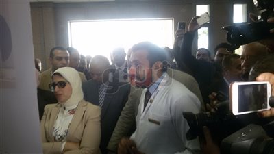 وزيرة الصحة لأطباء قنا: استعدوا لحملة فيروس سي بجهاز «بي سي آر» (فيديو)