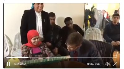 السفير البريطاني للمكفوفين المصريين: «منورة بأهلها» (فيديو)