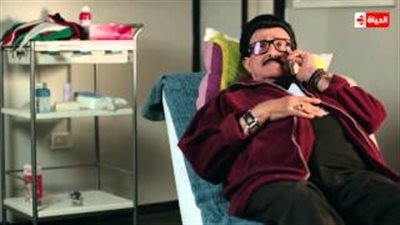 بالفيديو.. سمير غانم يستشير أسامة منير في مشكلة عاطفية في «زوجة مفروسة»