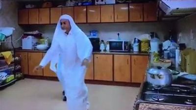 بالفيديو.. ناصر القصبي يشعل مواقع التواصل برقصة على أنغام «Happy»