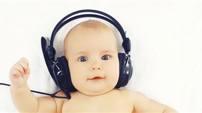 دراسة: تعلم الموسيقى يحسن نمو مخ الأطفال