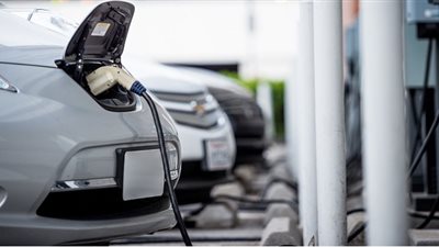 مشروعات تطوير السيارات الكهربائية