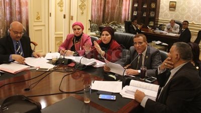 تعرف على موعد تطبيق رفع سن المعاش حتى 65 سنة