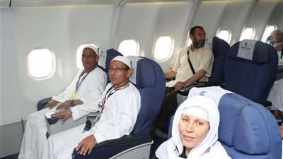 «مصر للطيران» تنقل 15 ألفا و500 حاج إلى القاهرة.. اليوم