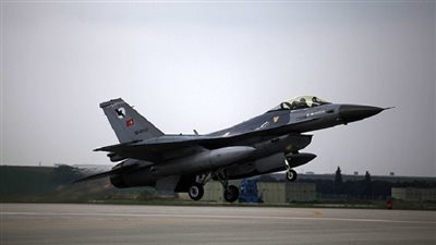 مقاتلة تركية تسقط مروحية فوق أنقرة