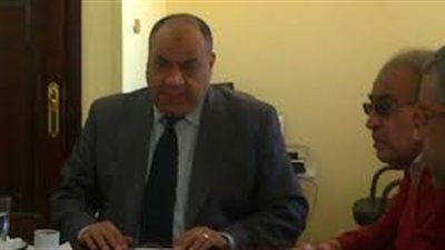 تفعيل الخط الساخن 125 لاستقبال شكاوى المواطنين بالقابضة للمياه