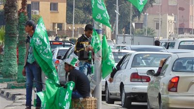 انتشار بائعي الأعلام بمباراة المصري البورسعيدي وبافالوز
