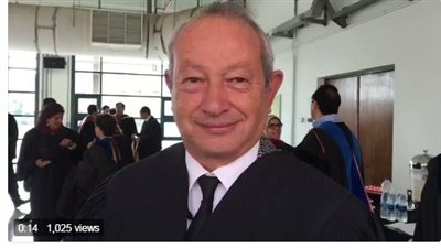 الجامعة الأمريكية تبرز تهنئة ساويرس لخريجيها (فيديو)