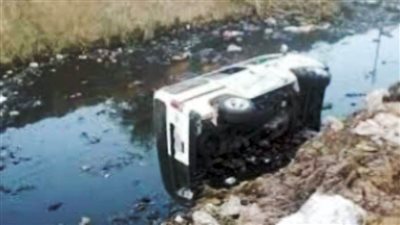 إصابة ١٠ أشخاص في انقلاب ميكروباص بمصرف في الغربية