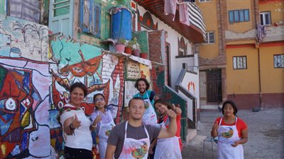 فنانو «الشمس» يرسمون ألوان البهجة على مراكب «البرلس».. (صور)