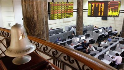 خبراء: البورصة تعاني أزمة ثقة ساهمت في طرد الاستثمارات وتراجع أحجام التداول