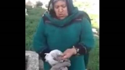 بالفيديو.. لحظة العثور على أعمال سحر داخل مقبرة في رمضان