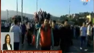 بالفيديو.. أنصار «أردوغان» يستولون على أسلحة الإنقلابيين