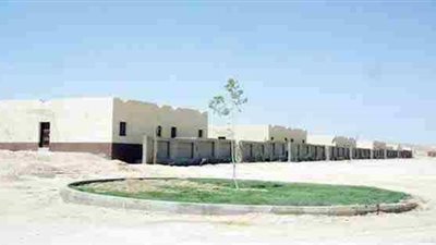 قرى الظهير الصحراوي في أسيوط تتحول إلى «خرابات».. الشباب يهجرون المنازل الجديدة.. بوار مئات الأفدنة الزراعية وإهدار ملايين الجنيهات.. مياه الصرف الصحي تغرق قرية الزرابي.. سرقة التيار الكهربا