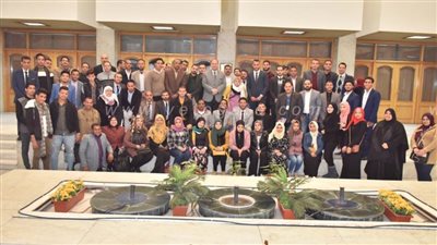 بحضور الفنانين أحمد ماهر وفايق عزب.. محافظ أسيوط يعقد اللقاء الشبابي الأول | صور