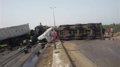 غلق طريق «المنصورة - جمصة» الدولي بسبب انقلاب سيارة (صور)