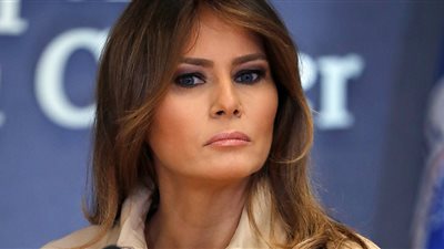 ردود أفعال زوجات الرؤساء على خيانتهن.. توتر علاقة ميلانيا ترامب بزوجها.. هيلاري كلينتون تصفع شريك عمرها قبل العفو عنه.. زوجة الرئيس الفرنسي تدخل المستشفى.. وقرينة كينيدي ترد الخيانة بمثلها