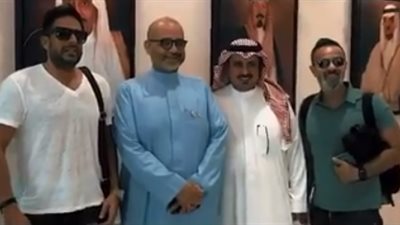 محمد حماقي يصل جدة استعدادا لحفله غدا (فيديو)