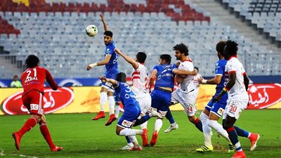 لاعبو سموحة ينتقدون حكم لقاء الزمالك