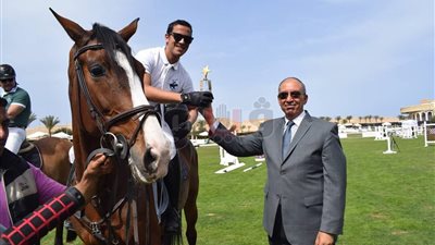 150 فارسا من دول مختلفة يشاركون في بطولة الفروسية بالغردقة (صور)