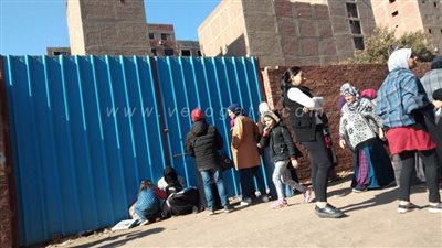 طلاب الصف الثالث والرابع الابتدائي بالجيزة : الامتحانات سهلة وهانجيب النهائية | صور